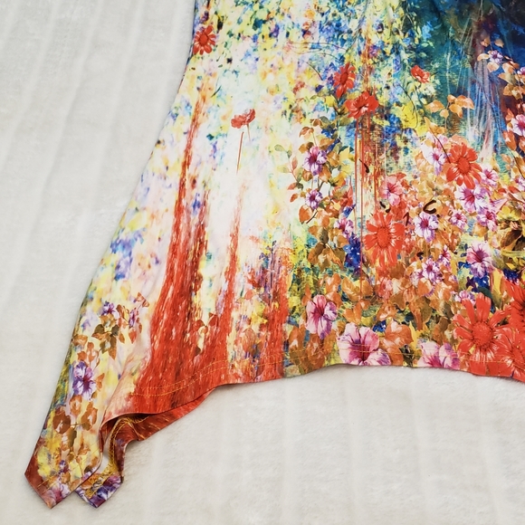 BOGO Free🦋 Lily by Firmiana Long Floral Asymmetrical Hemline Top - Picture 5 of 13